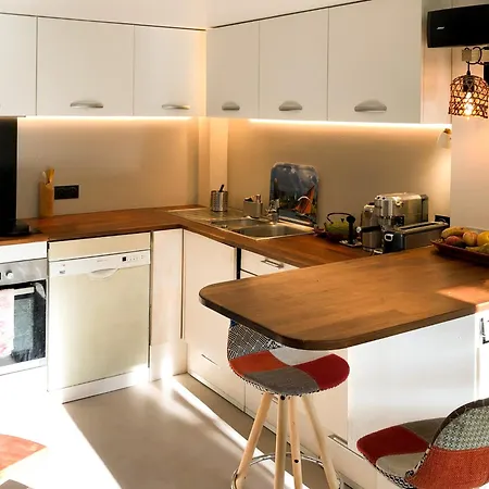 Charming House, Calm Garden In The Center Of Appartement *