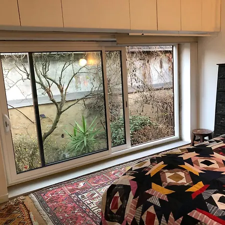 Апартаменты Charming House, Calm Garden In The Center Of *