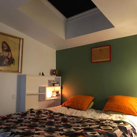 Апартаменты Charming House, Calm Garden In The Center Of Париж