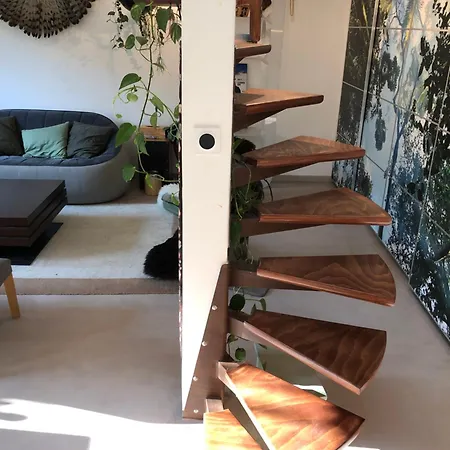 Апартаменты Charming House, Calm Garden In The Center Of Париж