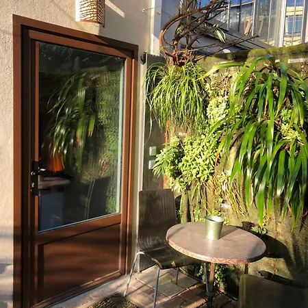 Charming House, Calm Garden In The Center Of Lägenhet Paris